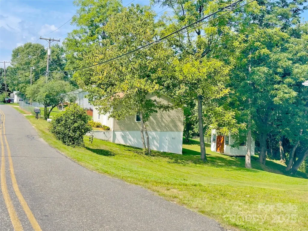 329 Morehead Road Marion NC 28752