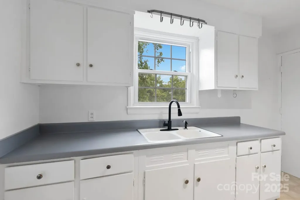 343 Wakefield Drive Charlotte NC 28209