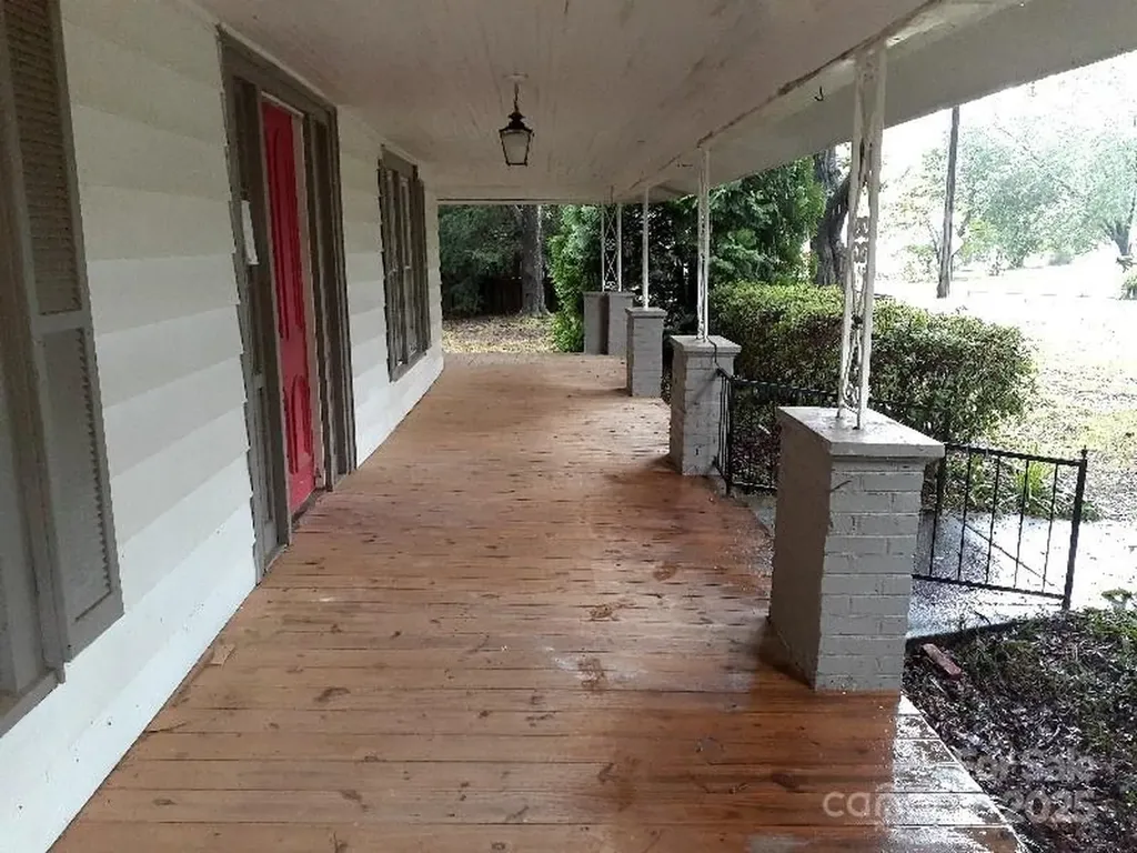 310 E Church Street Troutman NC 28166
