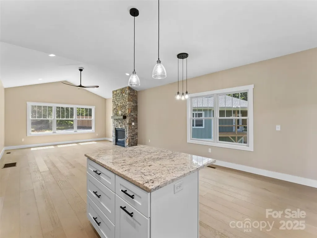 54 Olde Oak Lane Hendersonville NC 28792