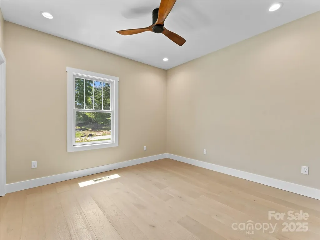 54 Olde Oak Lane Hendersonville NC 28792
