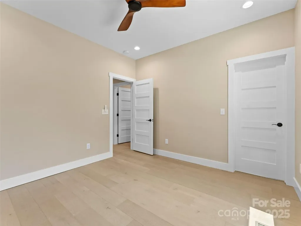 54 Olde Oak Lane Hendersonville NC 28792