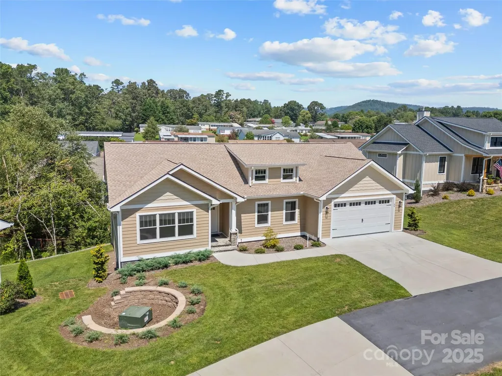 54 Olde Oak Lane Hendersonville NC 28792
