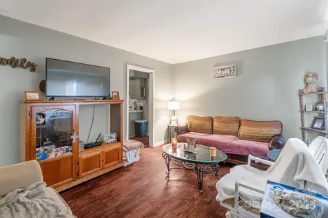 940 W End Road Chester SC 29706