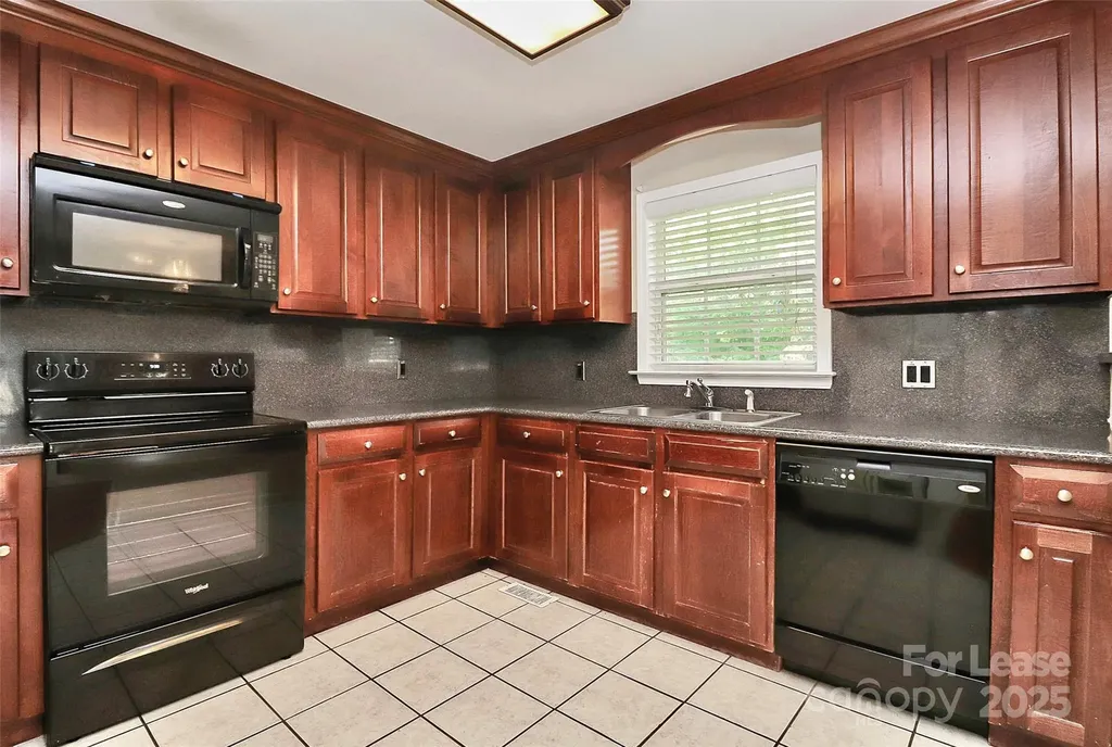 1005 Rainbow Drive Kannapolis NC 28081