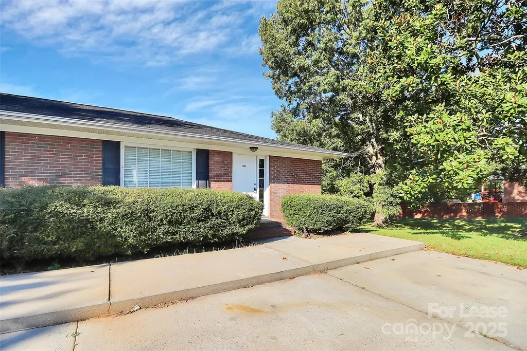 1005 Rainbow Drive Kannapolis NC 28081