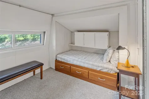 335 Snowshoe Loop Newland NC 28657