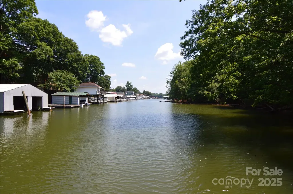 2021 Beauhaven Lane Belmont NC 28012