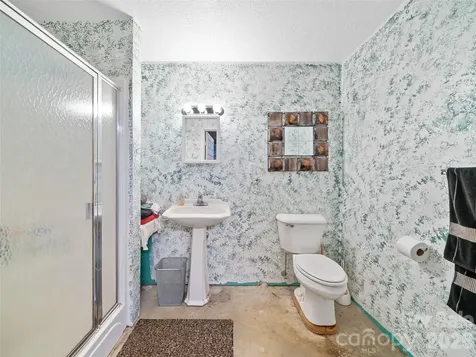 124 W Dogwood Circle Burnsville NC 28714