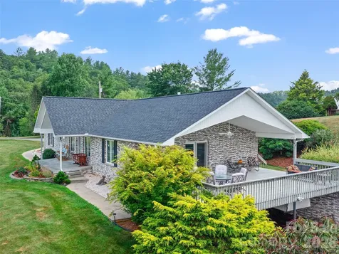 124 W Dogwood Circle Burnsville NC 28714