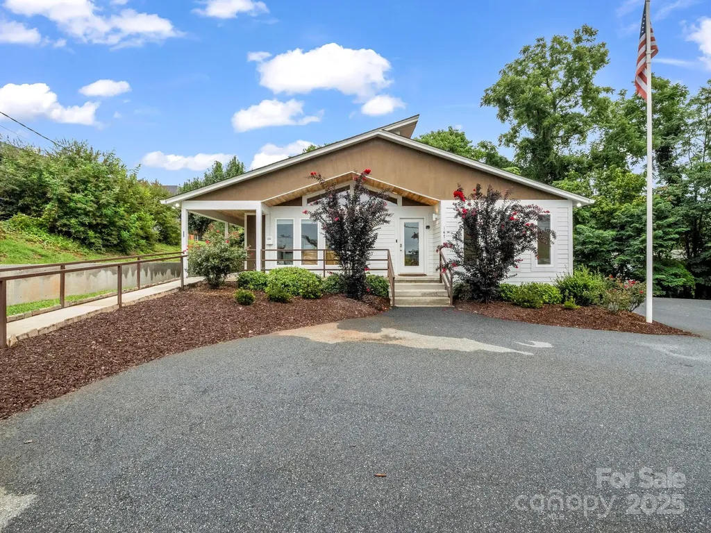 147 E Court Street Rutherfordton NC 28139