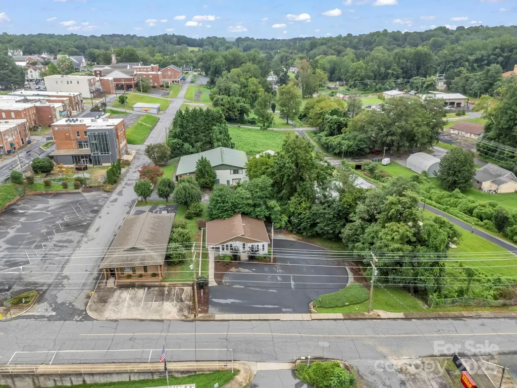 147 E Court Street Rutherfordton NC 28139