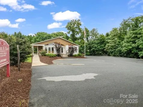 147 E Court Street Rutherfordton NC 28139