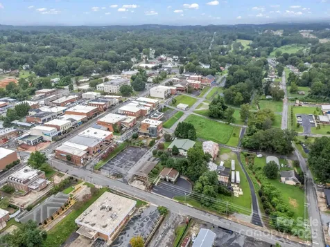 147 E Court Street Rutherfordton NC 28139