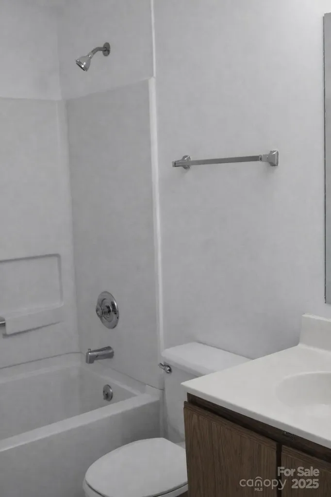 9626-C Vinca Circle Charlotte NC 28213