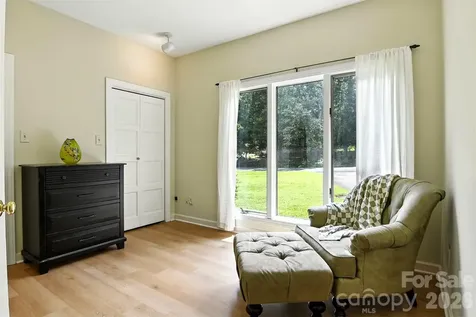 5042 Ridgeland Drive Hickory NC 28602