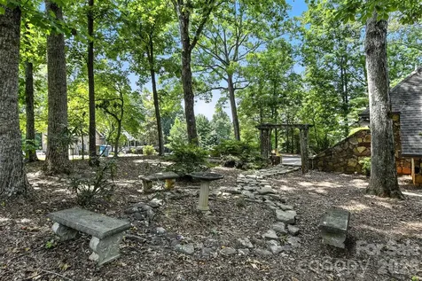5042 Ridgeland Drive Hickory NC 28602