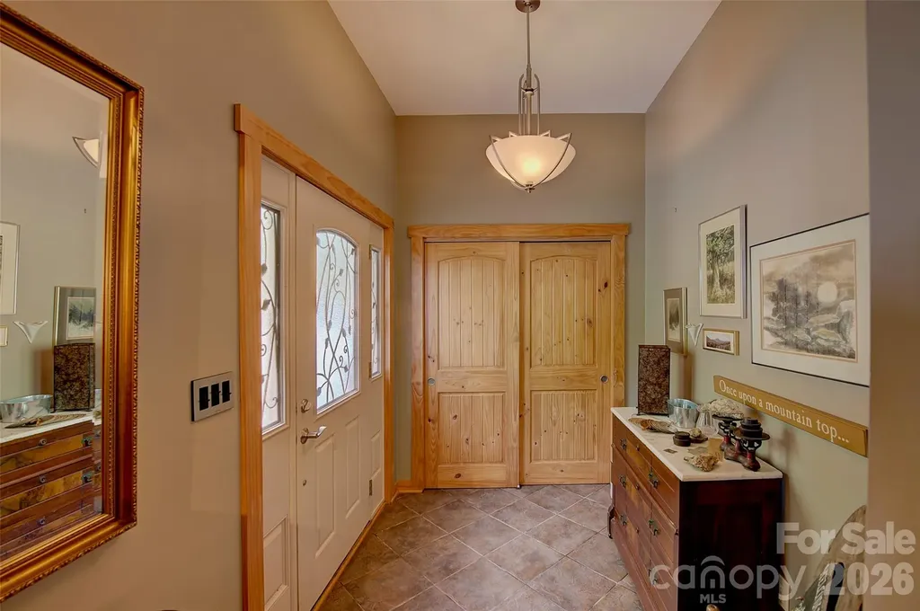 1024 Arrowhead Ridge Road Spruce Pine NC 28777