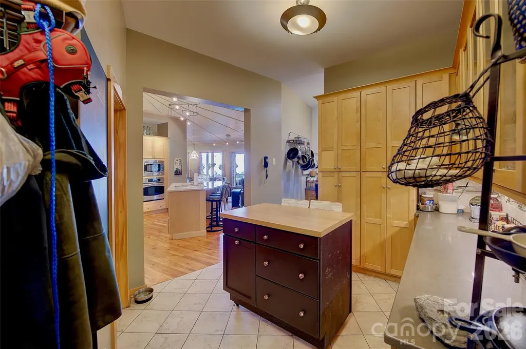 1024 Arrowhead Ridge Road Spruce Pine NC 28777