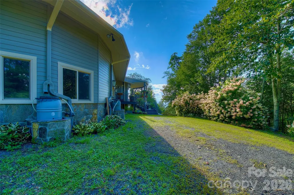 1024 Arrowhead Ridge Road Spruce Pine NC 28777