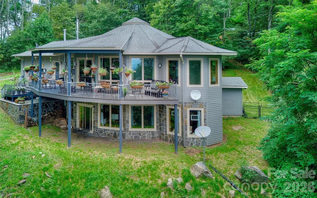 1024 Arrowhead Ridge Road Spruce Pine NC 28777