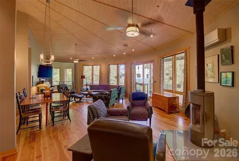 1024 Arrowhead Ridge Road Spruce Pine NC 28777