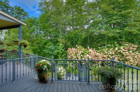 1024 Arrowhead Ridge Road Spruce Pine NC 28777