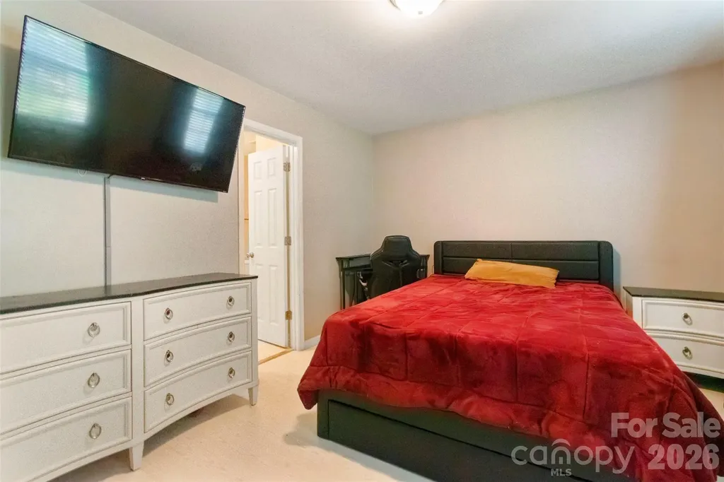5541 Peachwood Drive Charlotte NC 28216