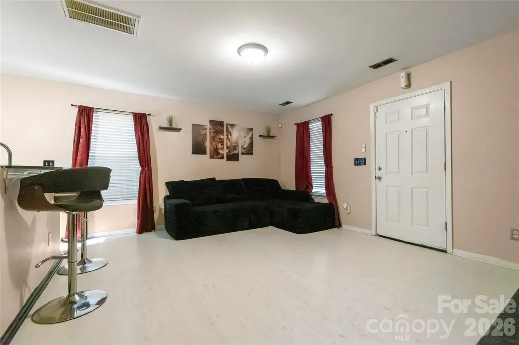 5541 Peachwood Drive Charlotte NC 28216
