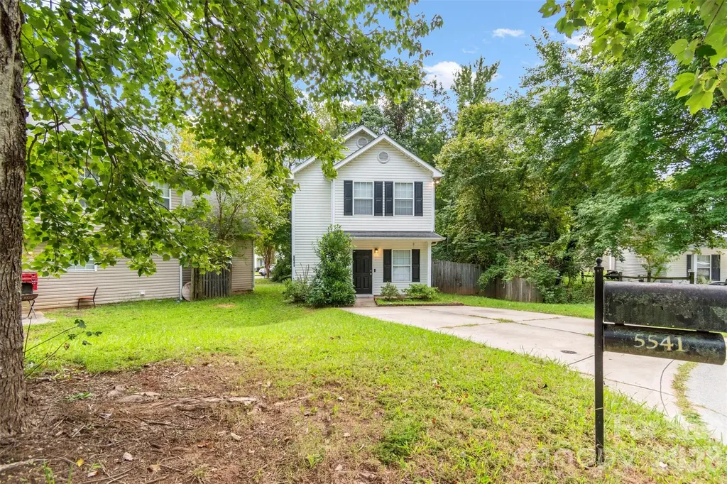 5541 Peachwood Drive Charlotte NC 28216