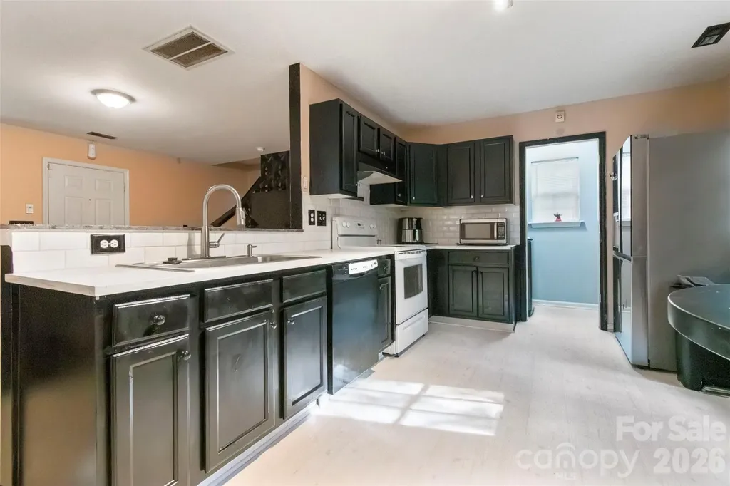 5541 Peachwood Drive Charlotte NC 28216
