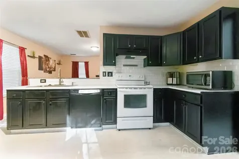 5541 Peachwood Drive Charlotte NC 28216