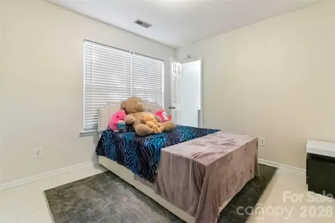 5541 Peachwood Drive Charlotte NC 28216