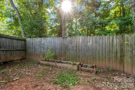5541 Peachwood Drive Charlotte NC 28216