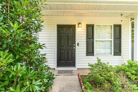 5541 Peachwood Drive Charlotte NC 28216