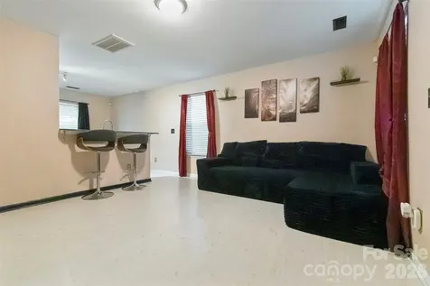 5541 Peachwood Drive Charlotte NC 28216