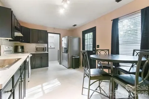 5541 Peachwood Drive Charlotte NC 28216