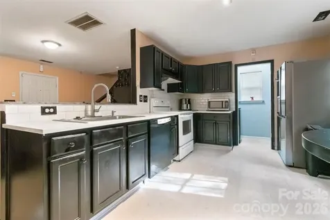 5541 Peachwood Drive Charlotte NC 28216