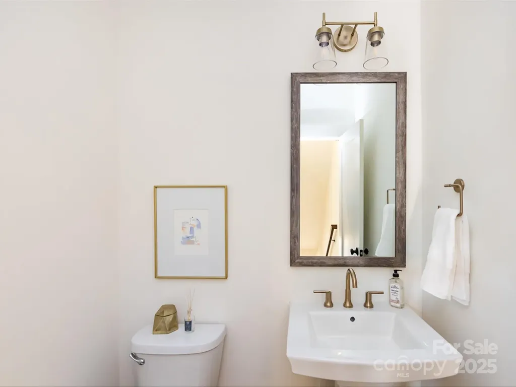 3022 Kalex Court Charlotte NC 28204