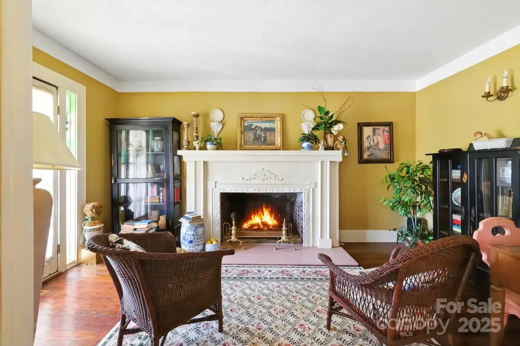 317 Courtland Boulevard Hendersonville NC 28791