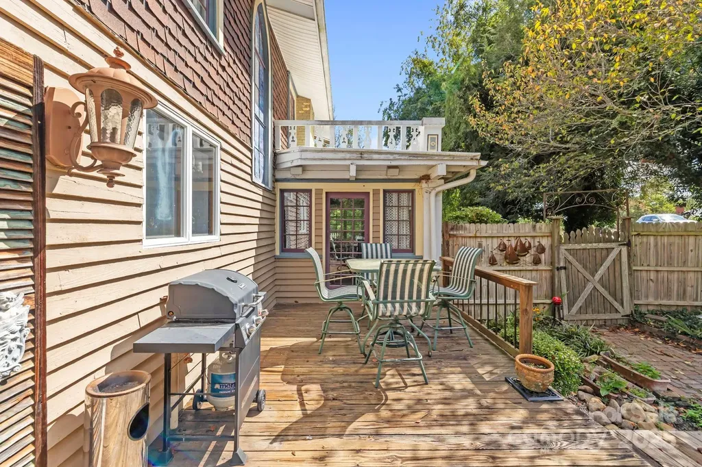 317 Courtland Boulevard Hendersonville NC 28791