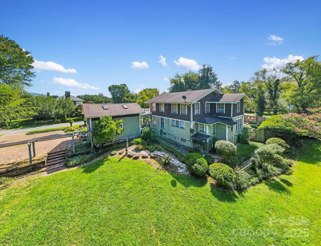 317 Courtland Boulevard Hendersonville NC 28791