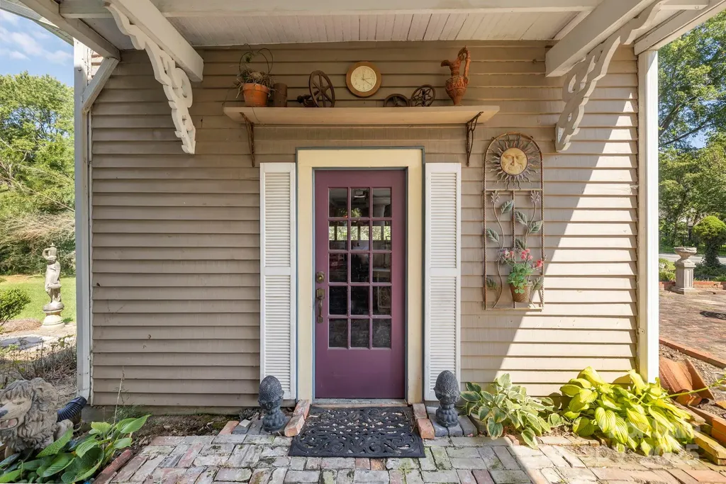317 Courtland Boulevard Hendersonville NC 28791