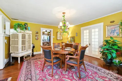 317 Courtland Boulevard Hendersonville NC 28791