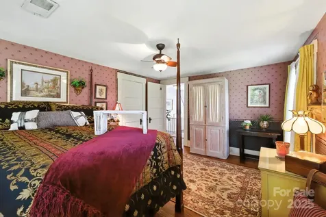 317 Courtland Boulevard Hendersonville NC 28791