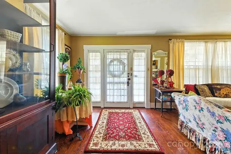 317 Courtland Boulevard Hendersonville NC 28791