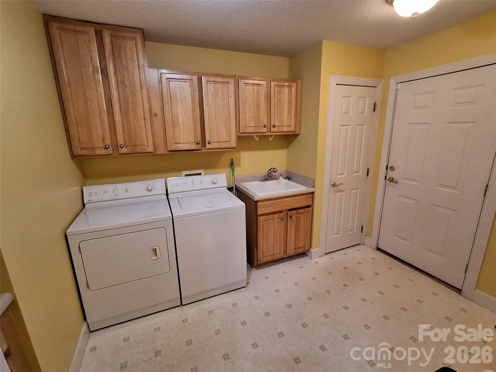 5 Kari Circle Candler NC 28715