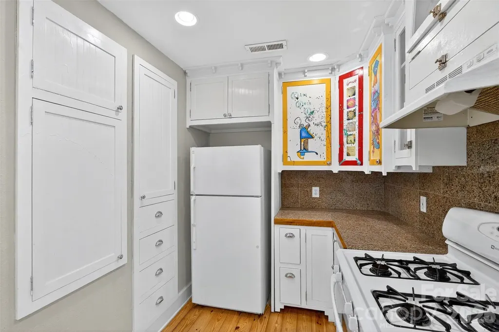 160 E Howard Street Tryon NC 28782