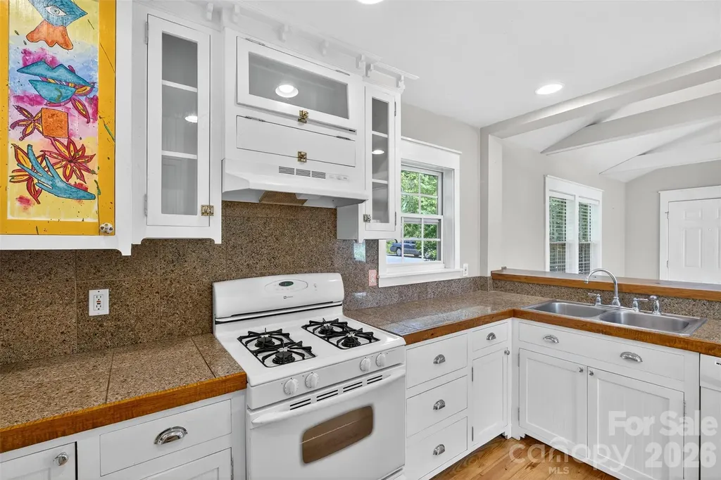 160 E Howard Street Tryon NC 28782