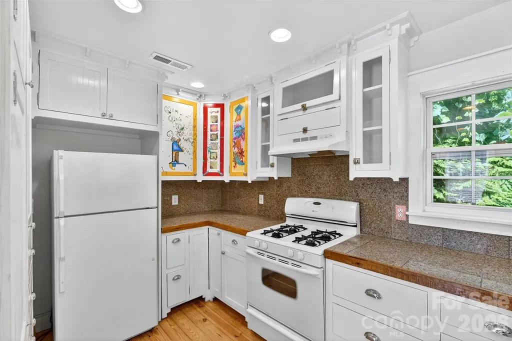 160 E Howard Street Tryon NC 28782